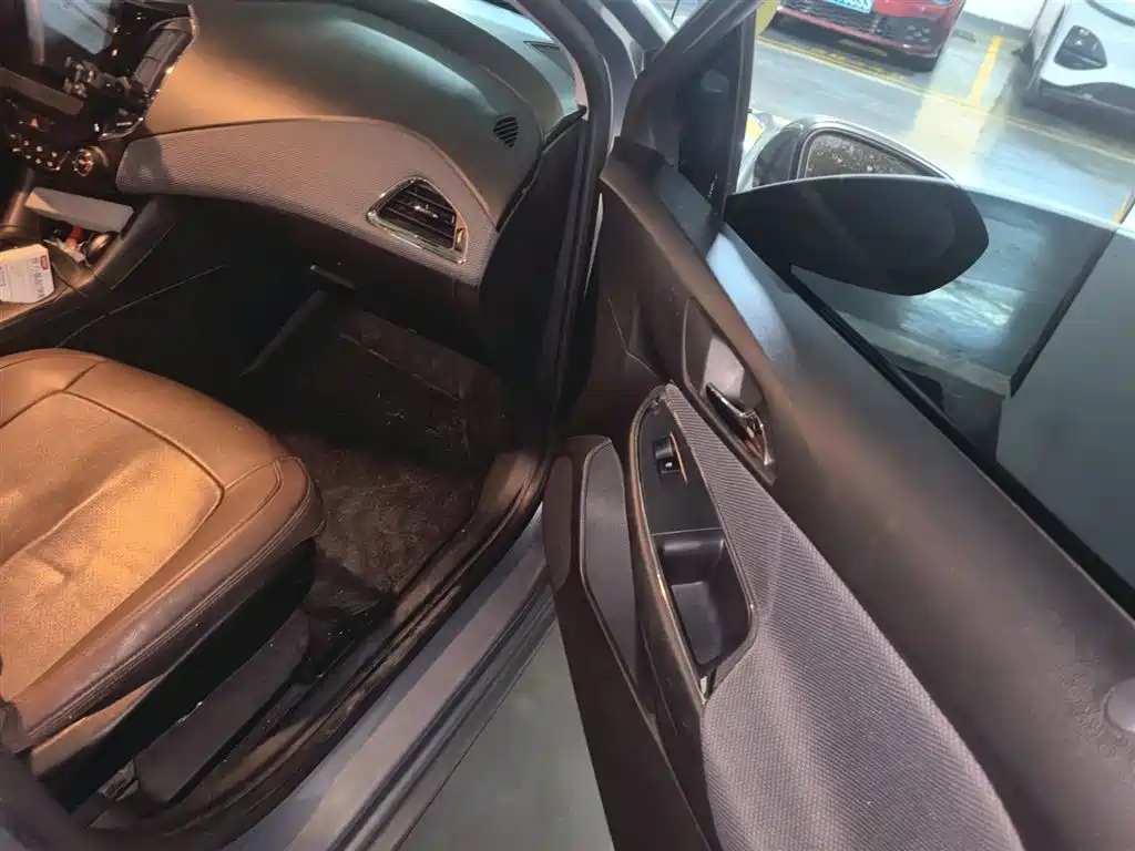 Chevrolet Cruze 2017 1.5L Automatic Pioneer Sunroof фото 20
