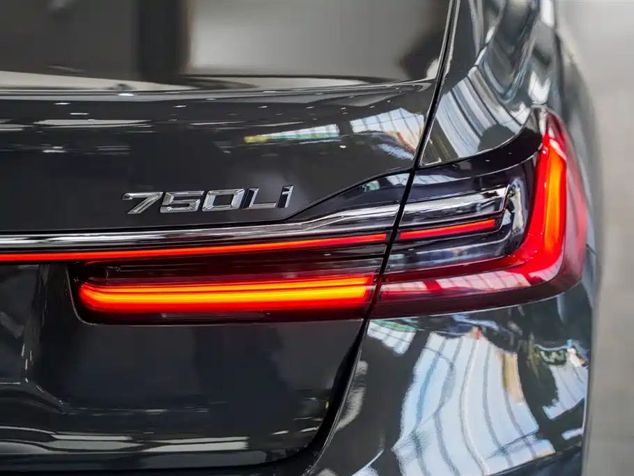 BMW 7 Series 2019 750Li xDrive V8 M Sport Package фото 22