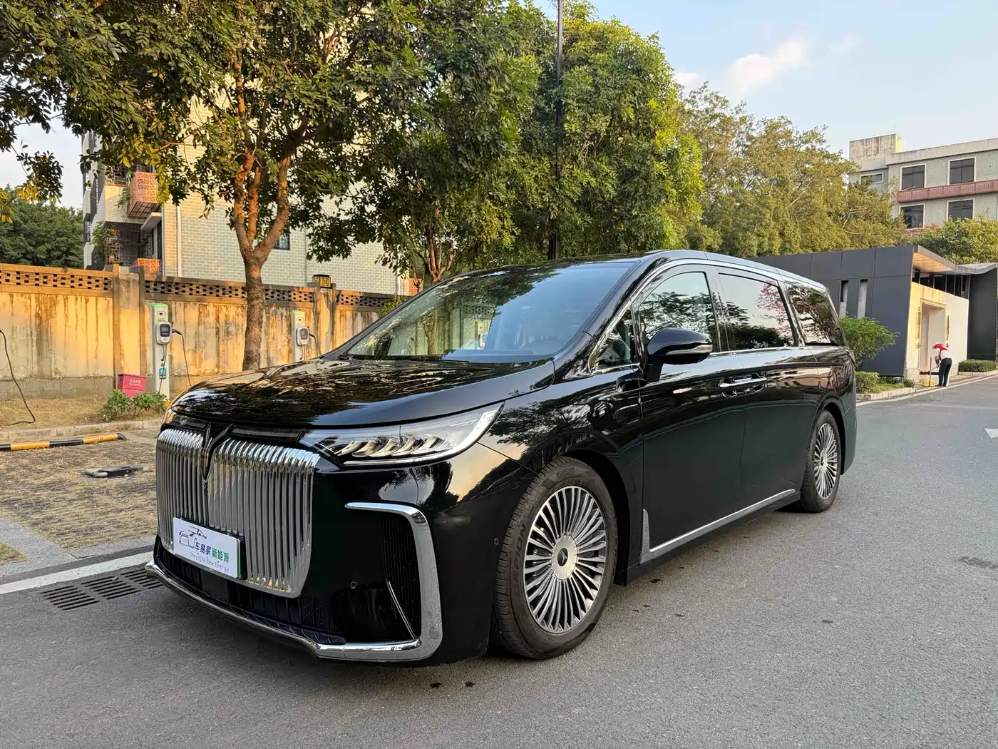 Voyah Auto Voyah Dreamer 2025 PHEV 4WD Kunpeng Premium Edition