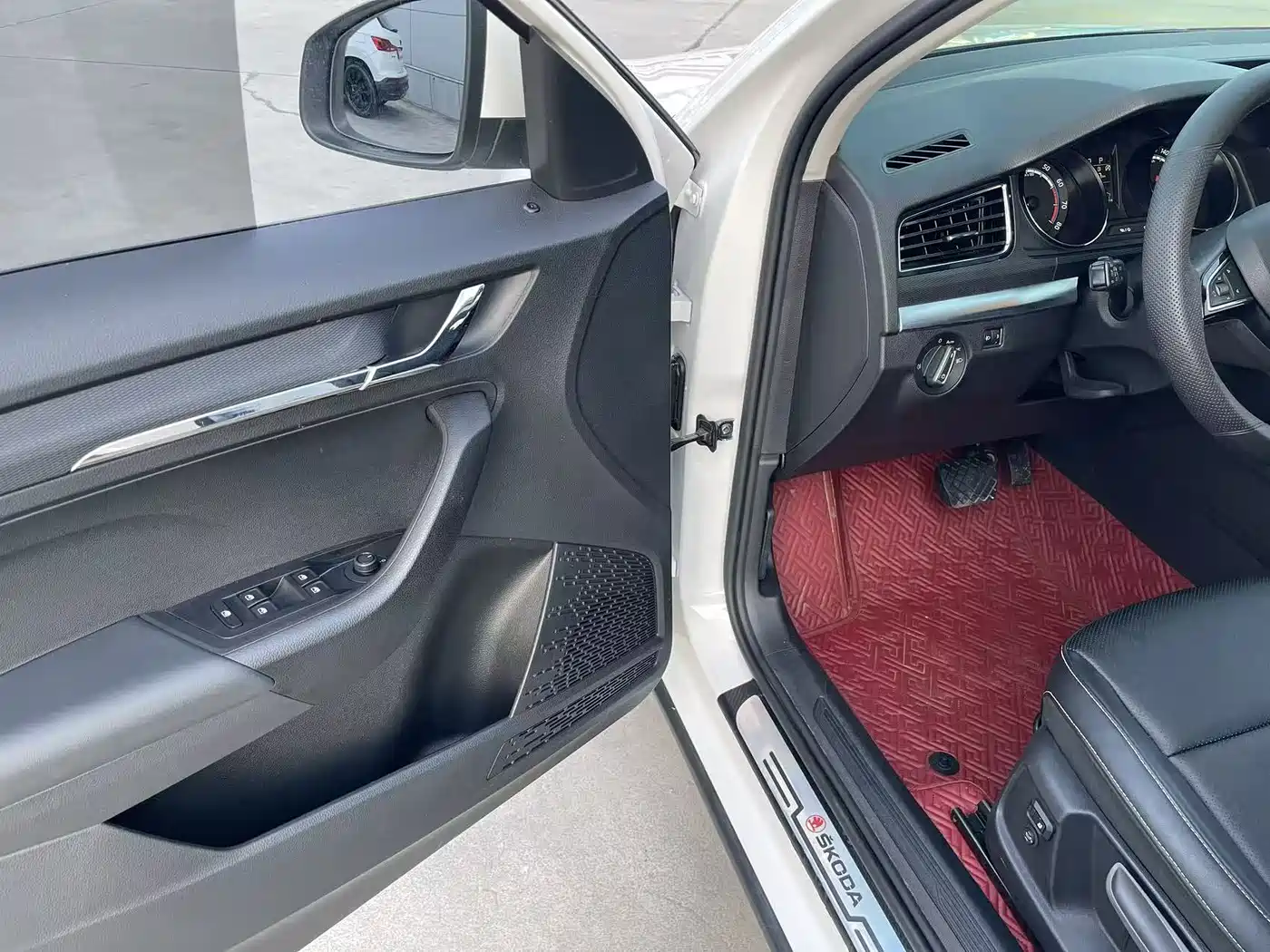 Škoda Kamiq 2022 1.5L Automatic Comfort Edition фото 13