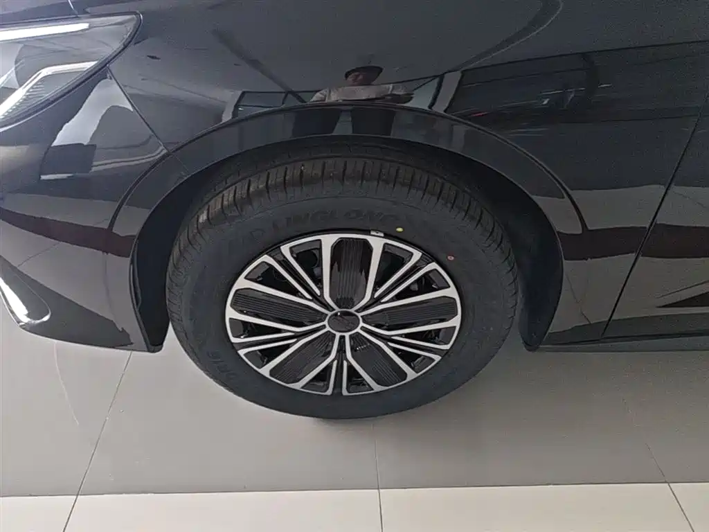 Geely Galaxy Galaxy Stellar 6 2025 60km Voyager Edition фото 23