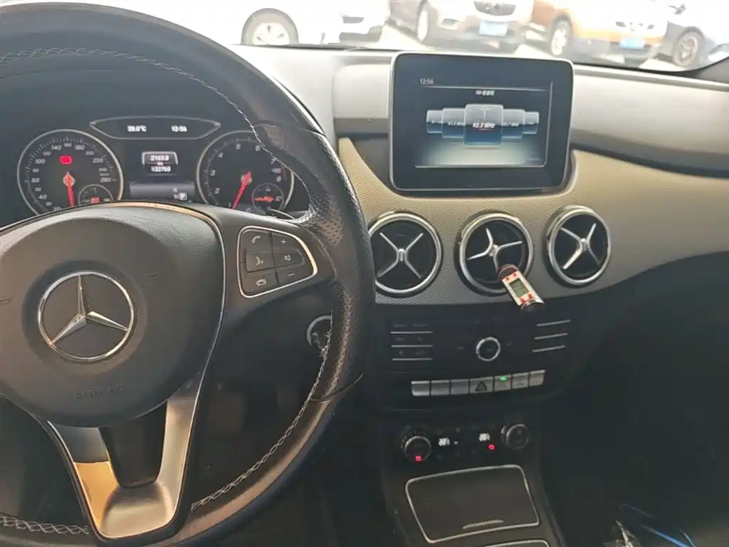 Mercedes-Benz B-Class 2015 B 200 Style фото 10