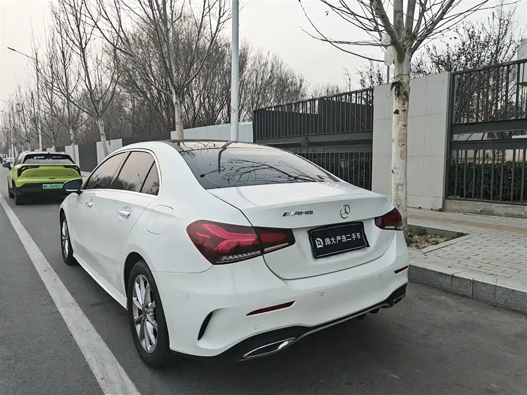 Mercedes-Benz A-Class 2021 A 200 L Sport Sedan Fashion Edition фото 6