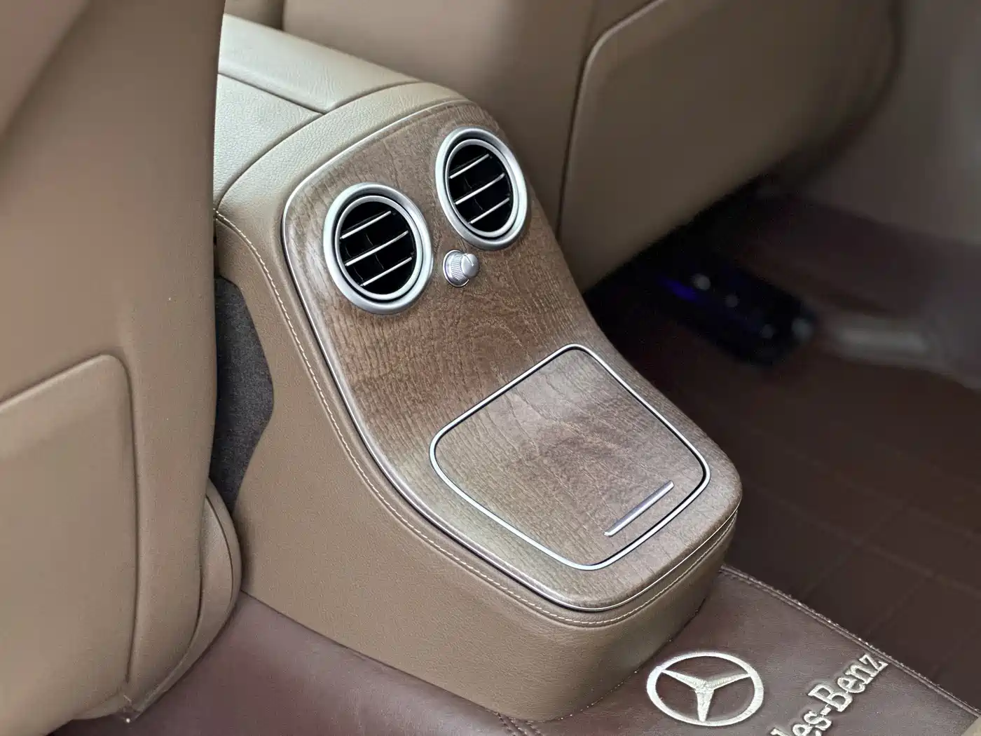 Mercedes-Benz E-Class 2023 E 300 L Luxury фото 12