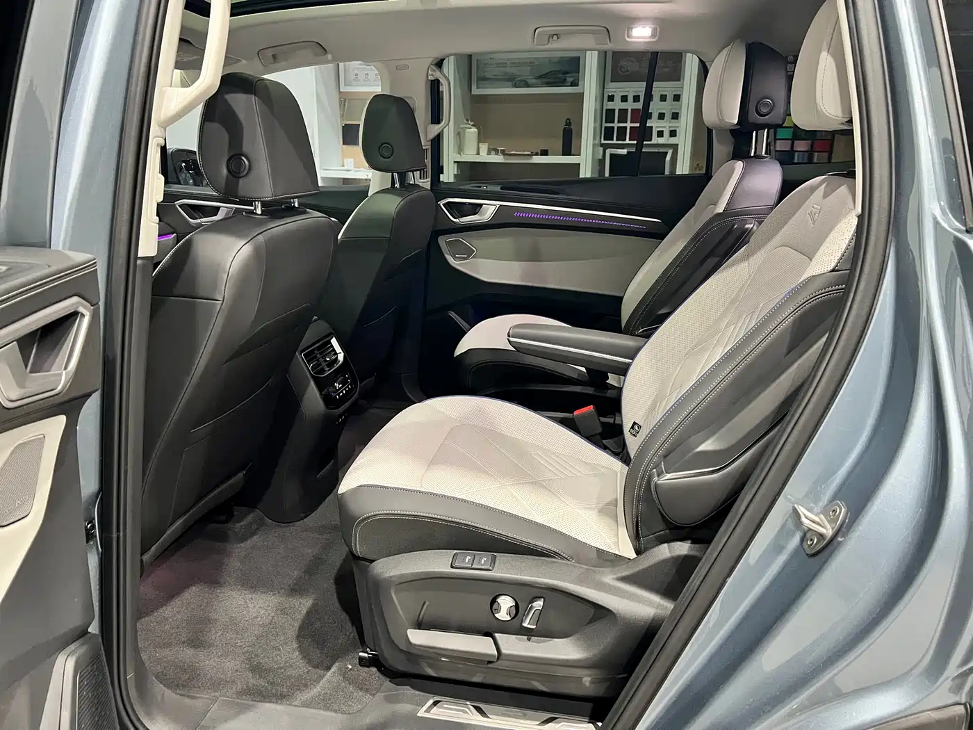 Volkswagen Talagon 2025 450TSI R-Line 6-Seater фото 27