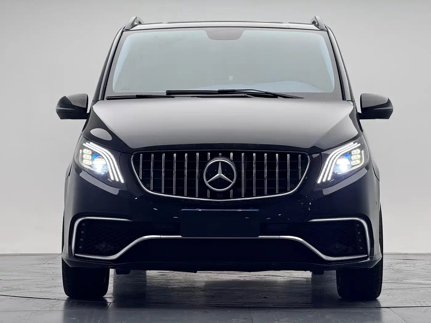 Mercedes-Benz Vito 2021 2.0T Elite 7-Seater фото 2