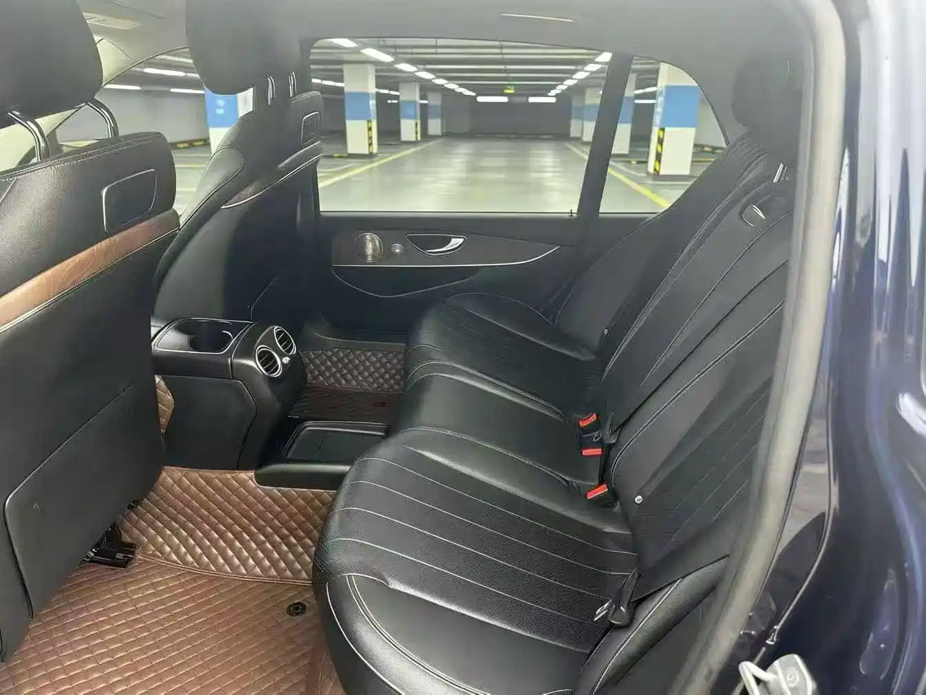 Mercedes-Benz E-Class 2016 E 300 L Luxury фото 7