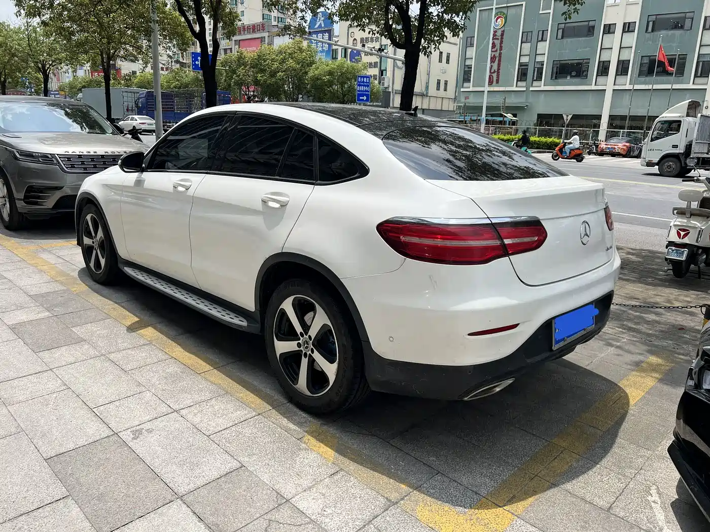 Mercedes-Benz GLC Coupe 2018 GLC 200 4MATIC Coupe SUV фото 4