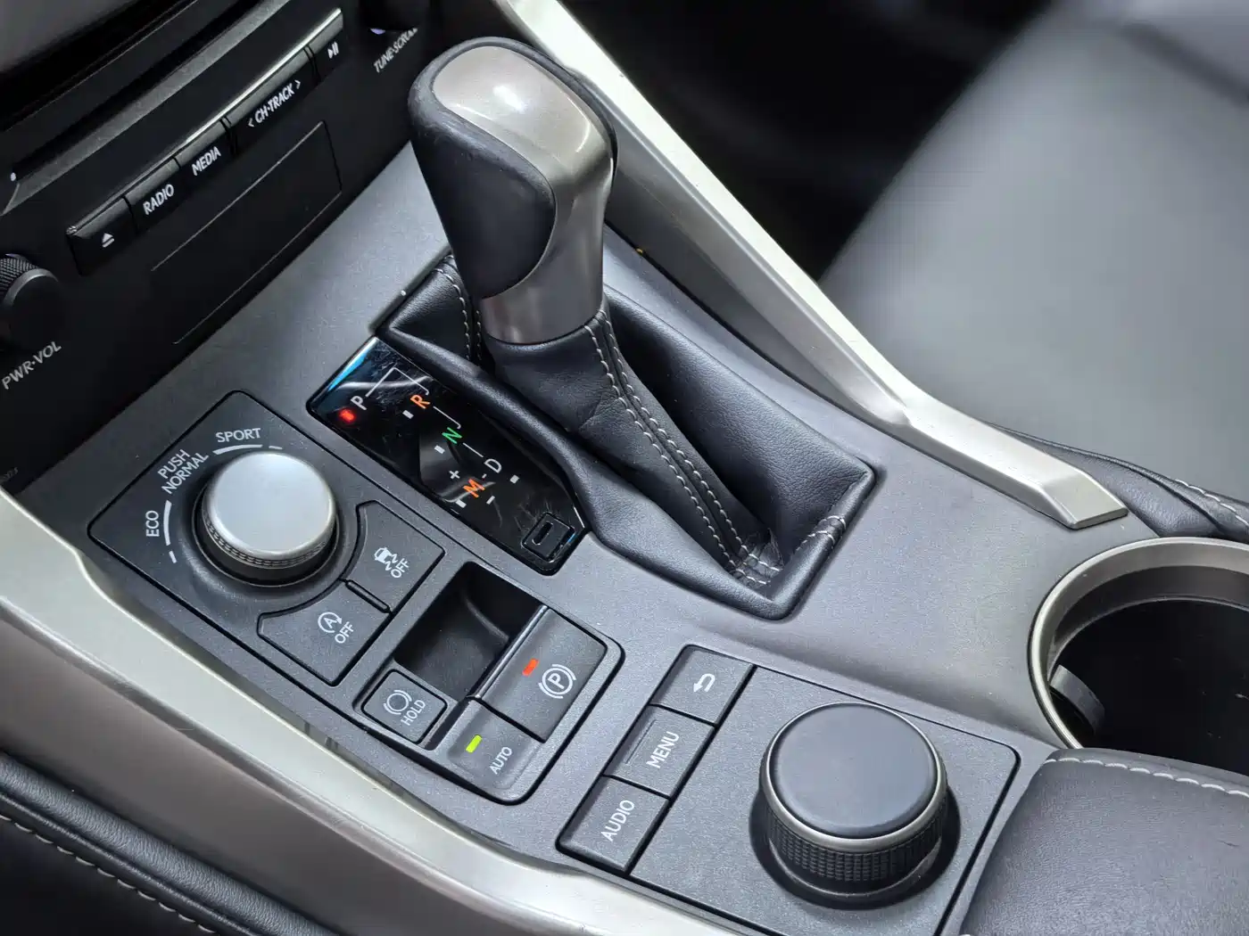 Lexus NX 2015 200t AWD F Sport фото 18