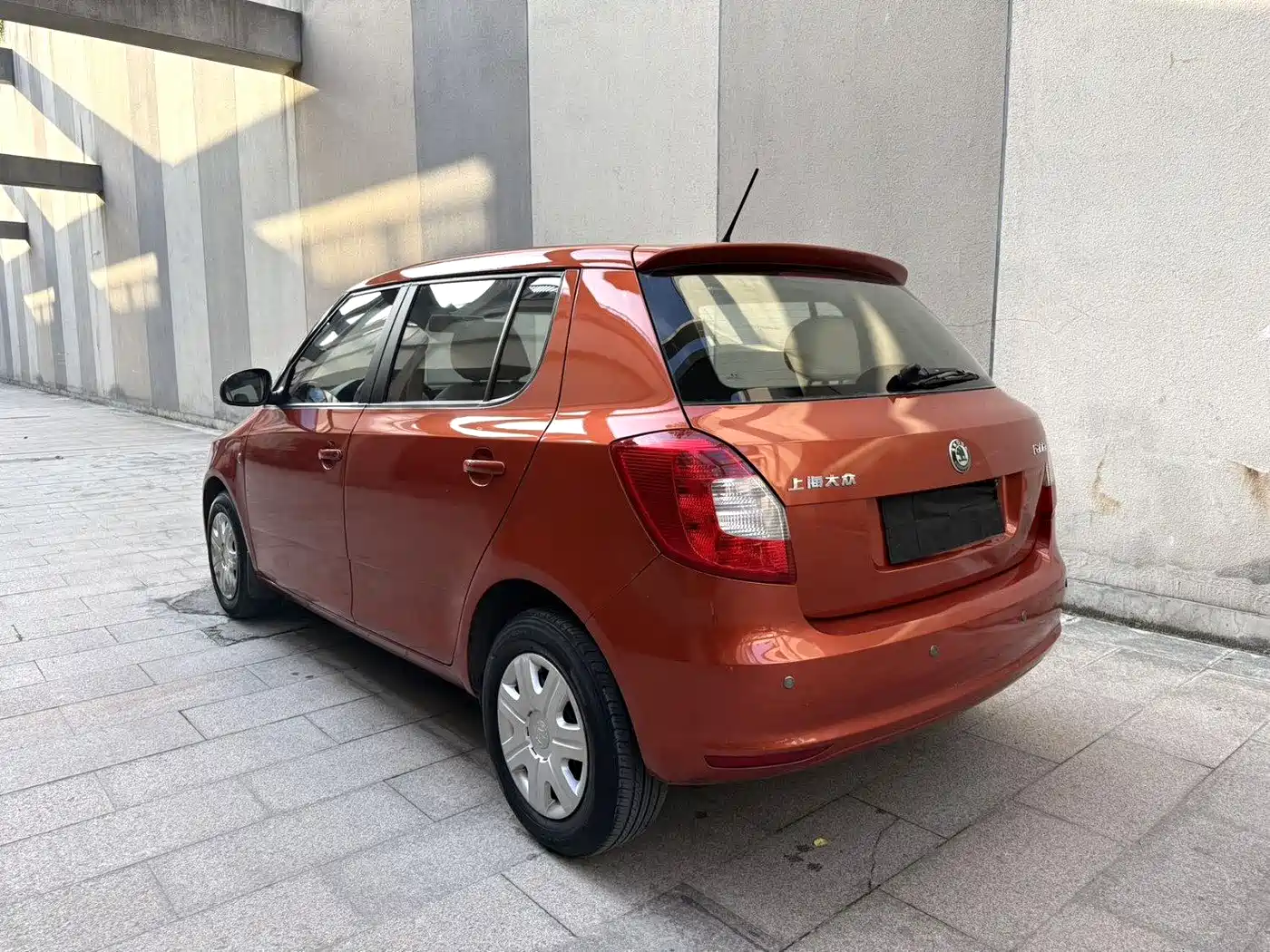Škoda Fabia 2012 1.4L Automatic Crystal Edition фото 9