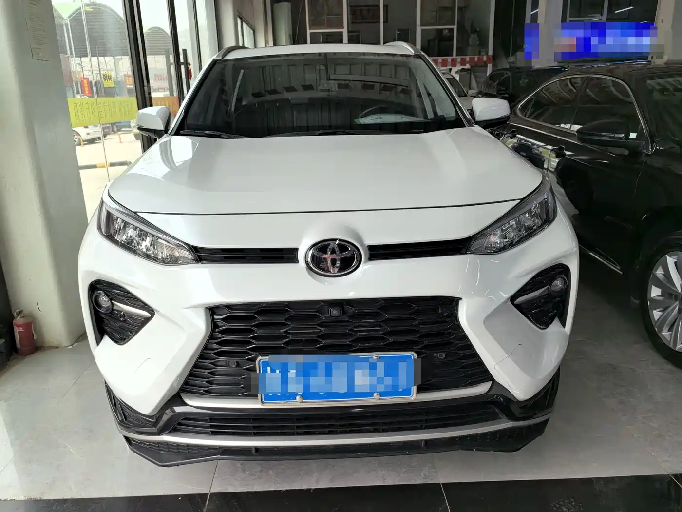 Toyota Wildlander 2022 2.0L CVT AWD Luxury PLUS Edition фото 2