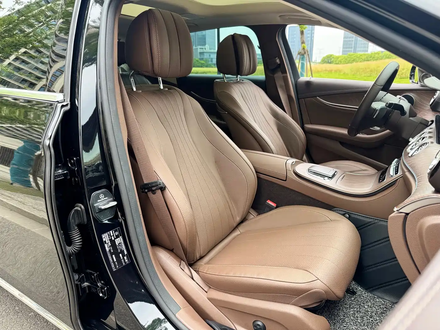 Mercedes-Benz E-Class 2023 E 300 L Fashion фото 13