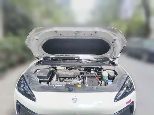 Baojun Yunhai 2024 60km Plug-in Hybrid — фото 3