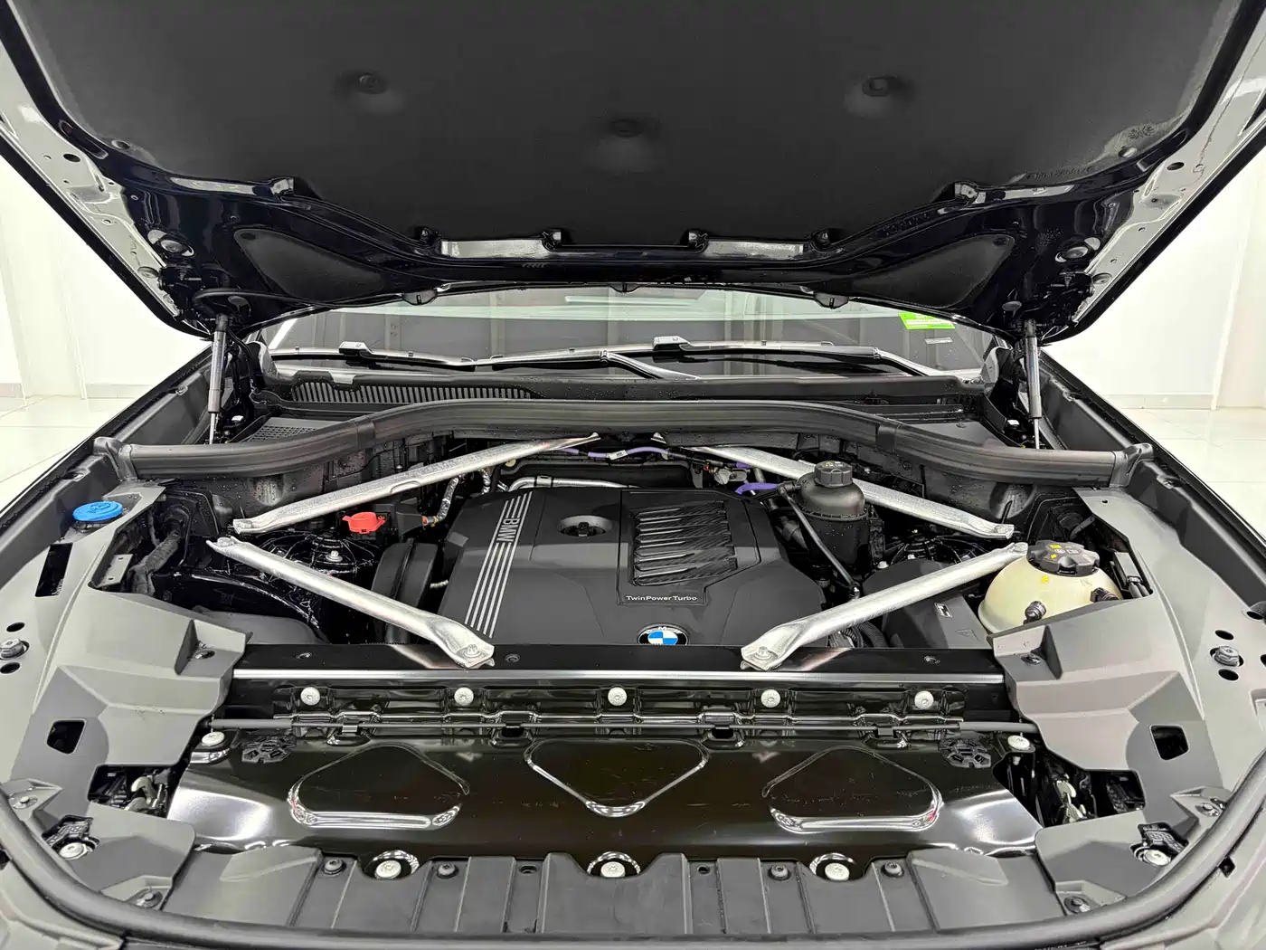 BMW X5 2022 Model xDrive 40Li M Sport Package фото 25