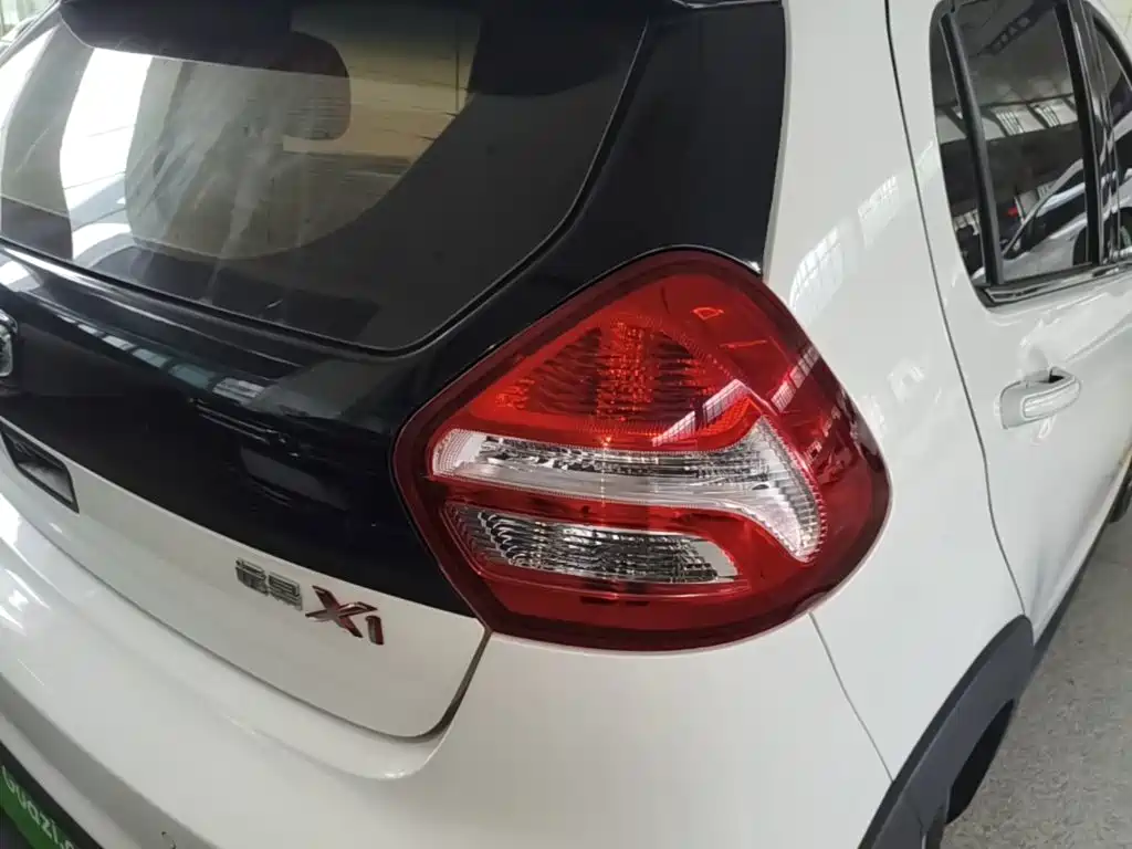 Geely Yuanjing X1 2017 2017 1.3L Auto Fun Edition