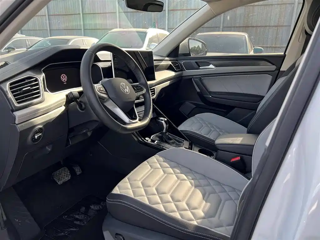 Volkswagen Tayron 2023 280TSI 2WD Luxury Plus Advanced Edition фото 10