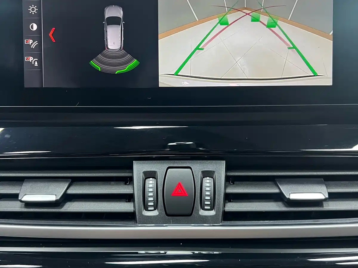 BMW X1 2021 Facelift sDrive20Li Fashion фото 12