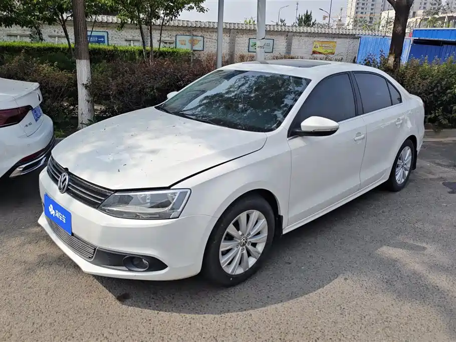 Volkswagen Sagitar 2014 Facelift 1.6L Manual Leading Version
