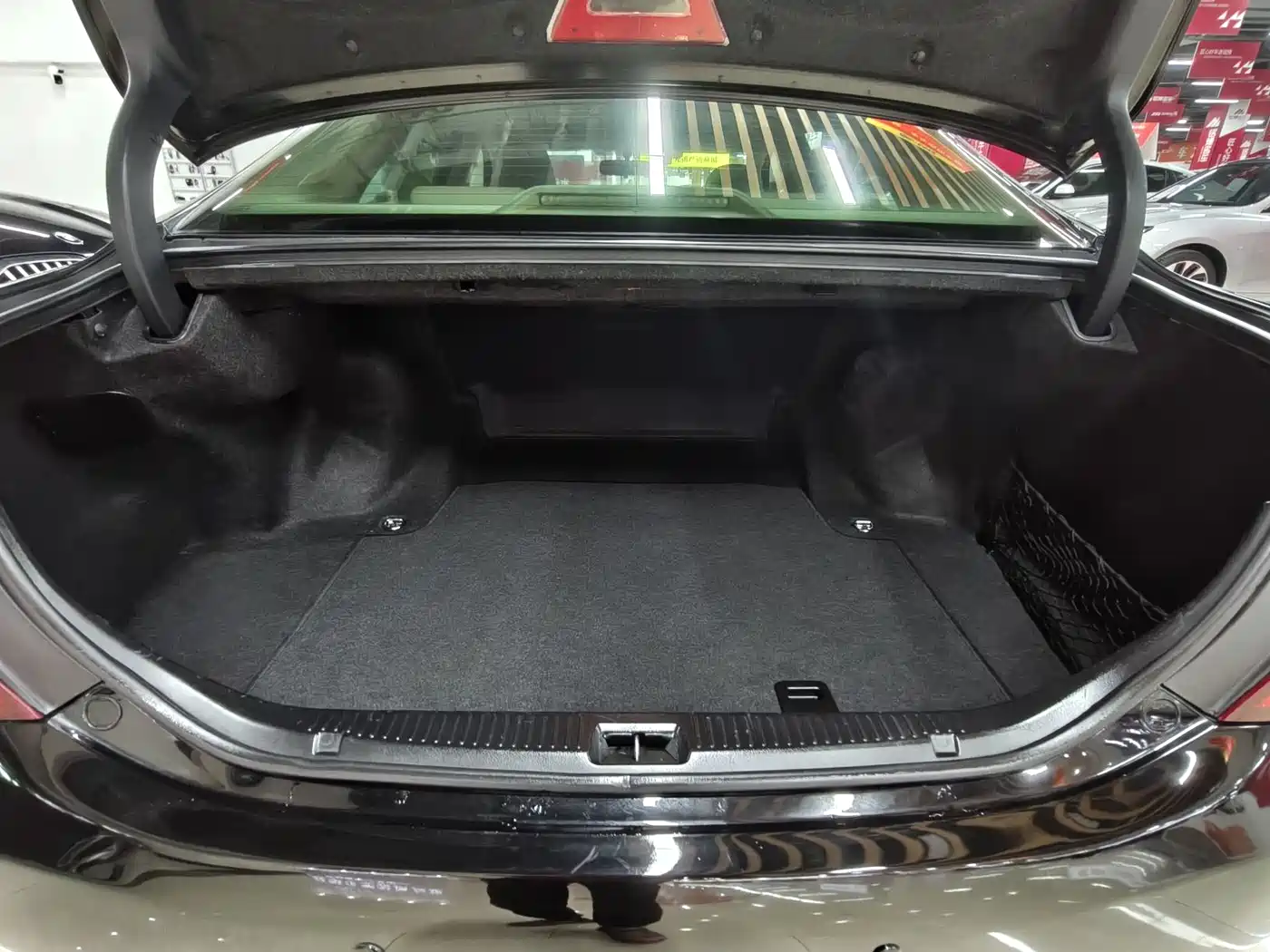 Toyota Crown 2011 2.5L Royal Leather Sunroof Special Edition фото 17