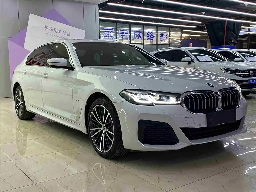 BMW 5 Series 2022 Facelift 530Li Leading M Sport Package фото 3