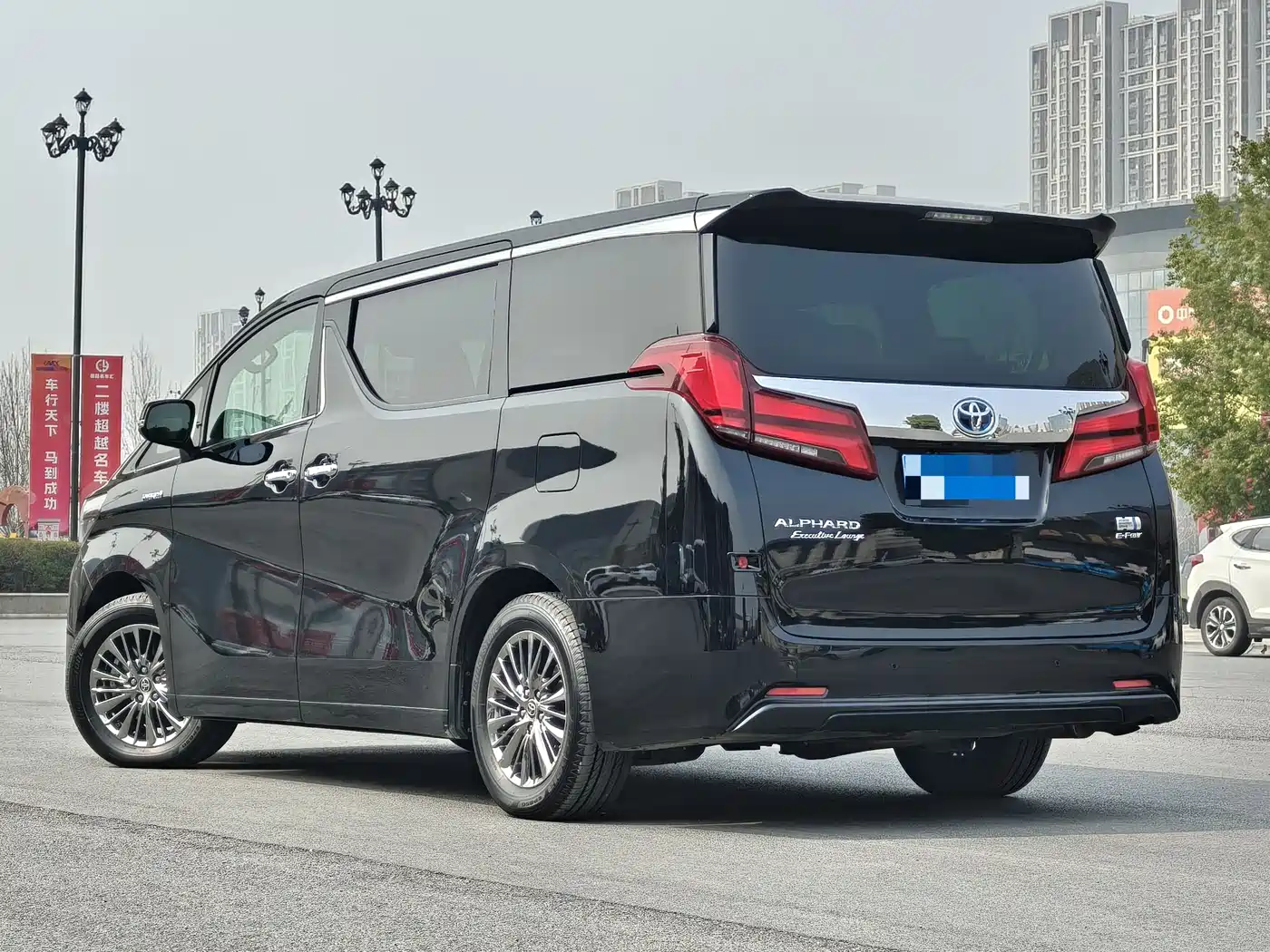 Toyota Alphard 2019 Hybrid 2.5L Premium Edition фото 5