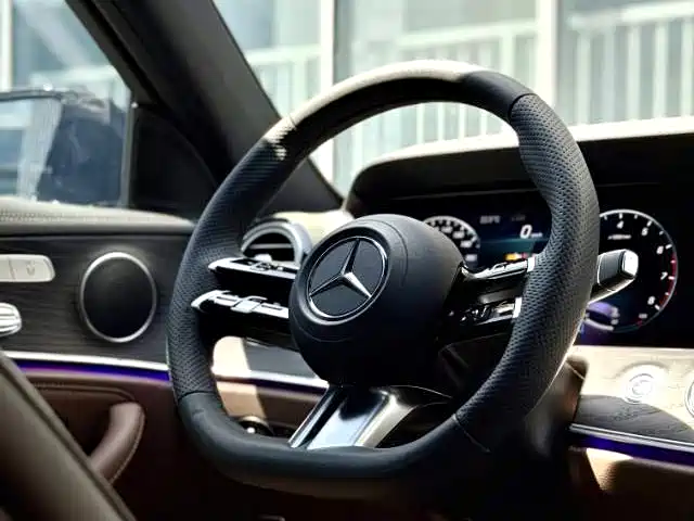 Mercedes-Benz E-Class 2023 E 300 L Sport Fashion фото 6