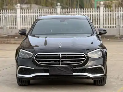 Mercedes-Benz E