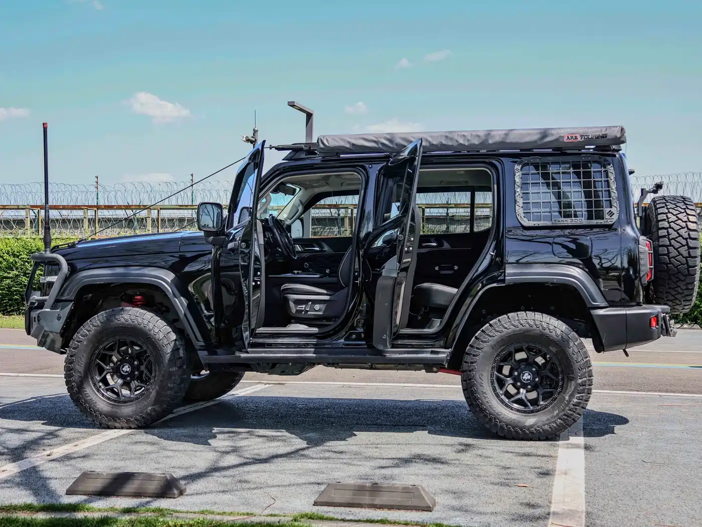 Tank 300 2023 Off-Road Edition 2.0T Conqueror фото 2