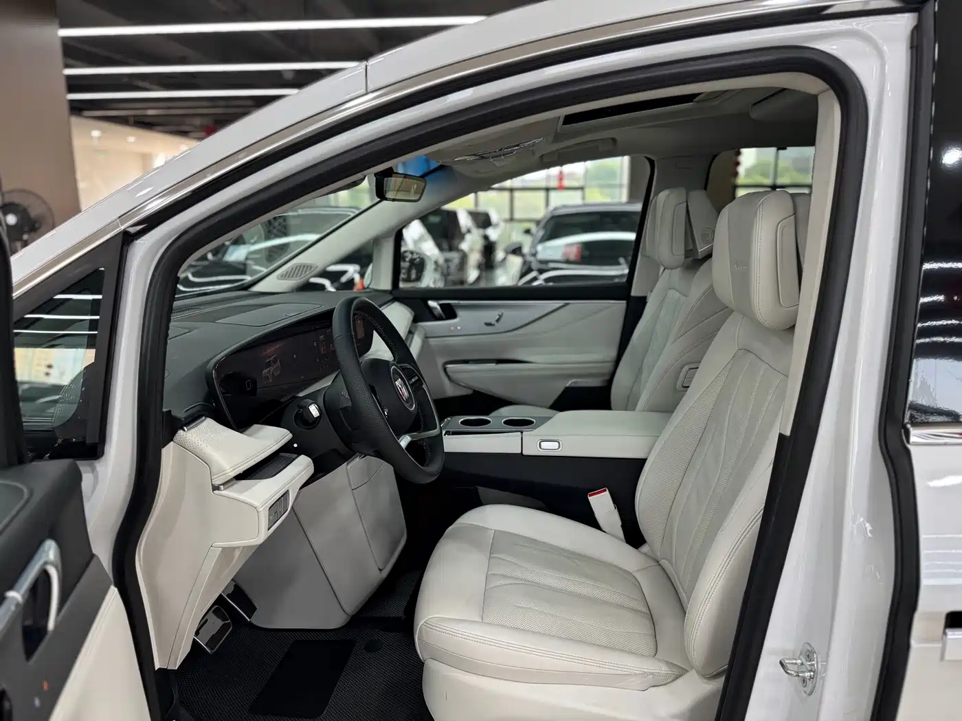 Buick GL8 New Energy 2024 Landglory Premium Edition 7-Seater фото 6