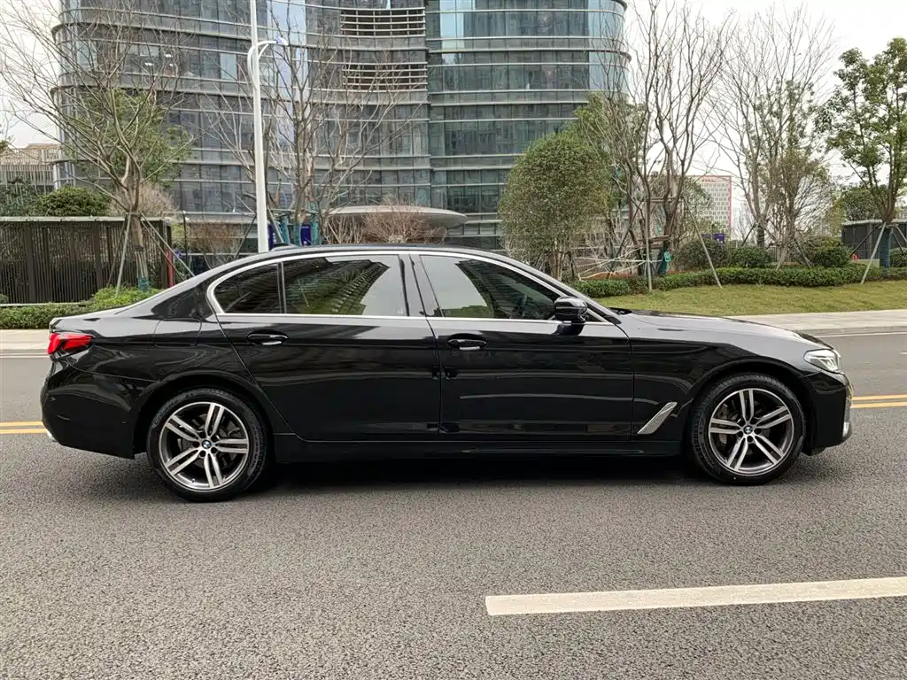 BMW 5 Series 2022 Model Second Facelift 530Li Leading Luxury Package фото 9