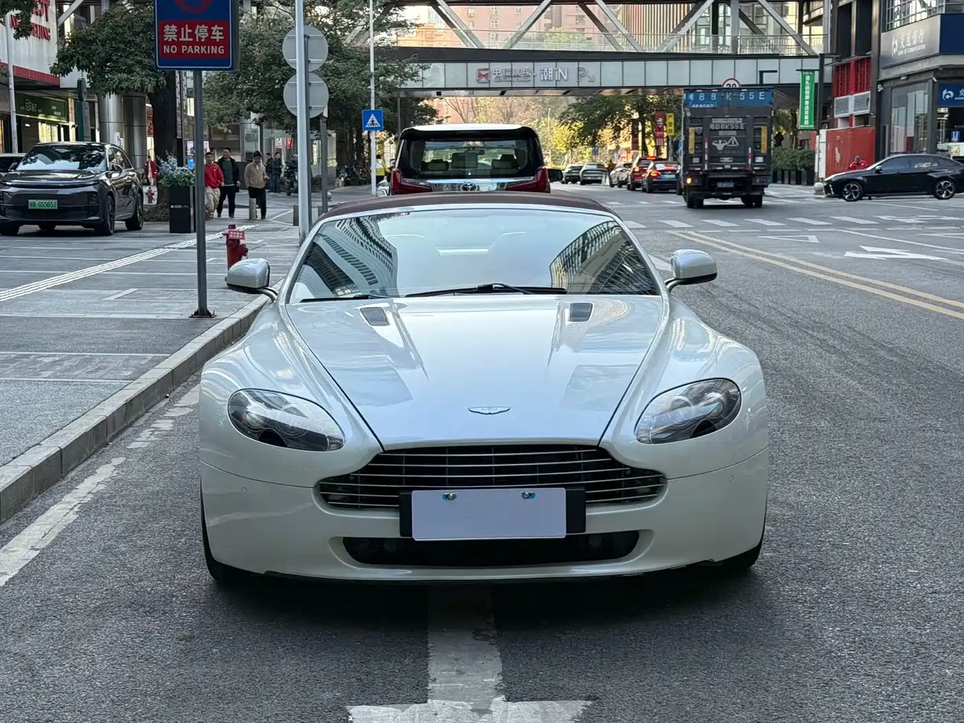 Aston Martin V8 Vantage 2011 2011 4.7L Sportshift Roadster