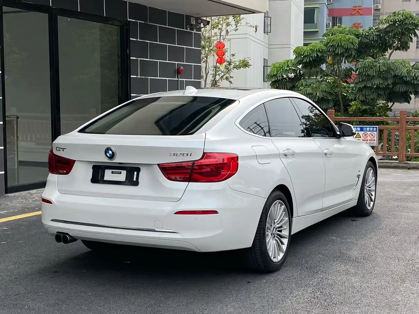 BMW 3 Series GT 2017 320i Luxury Design Package фото 9