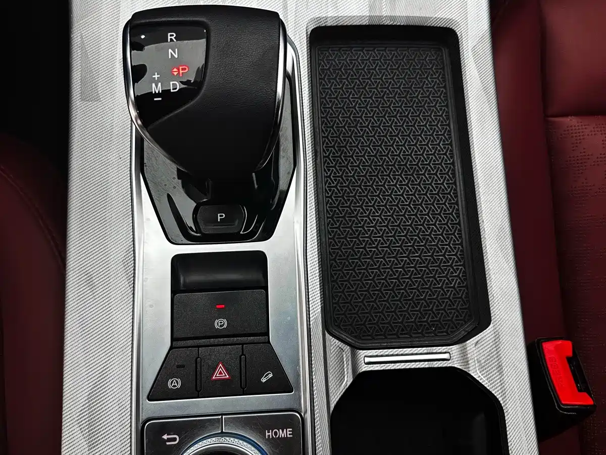Jetour X70 PRO 2024 2023 1.5T DCT Comfort Type 5-seater