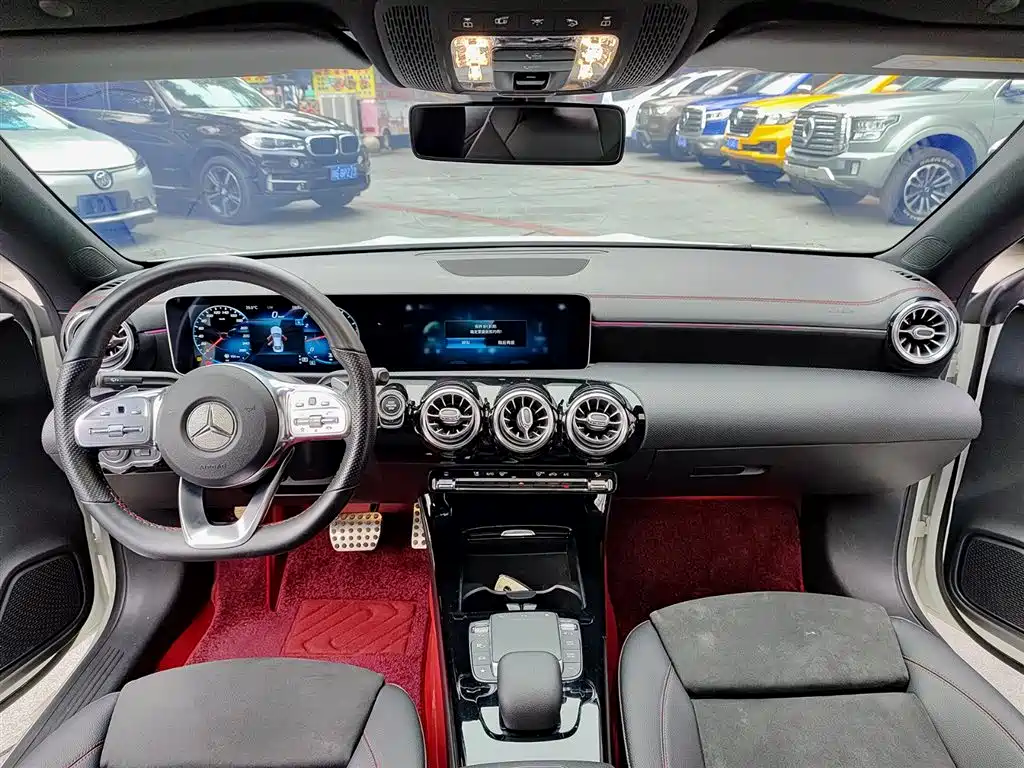 Mercedes-Benz CLA (Import) 2020 CLA 200 фото 10