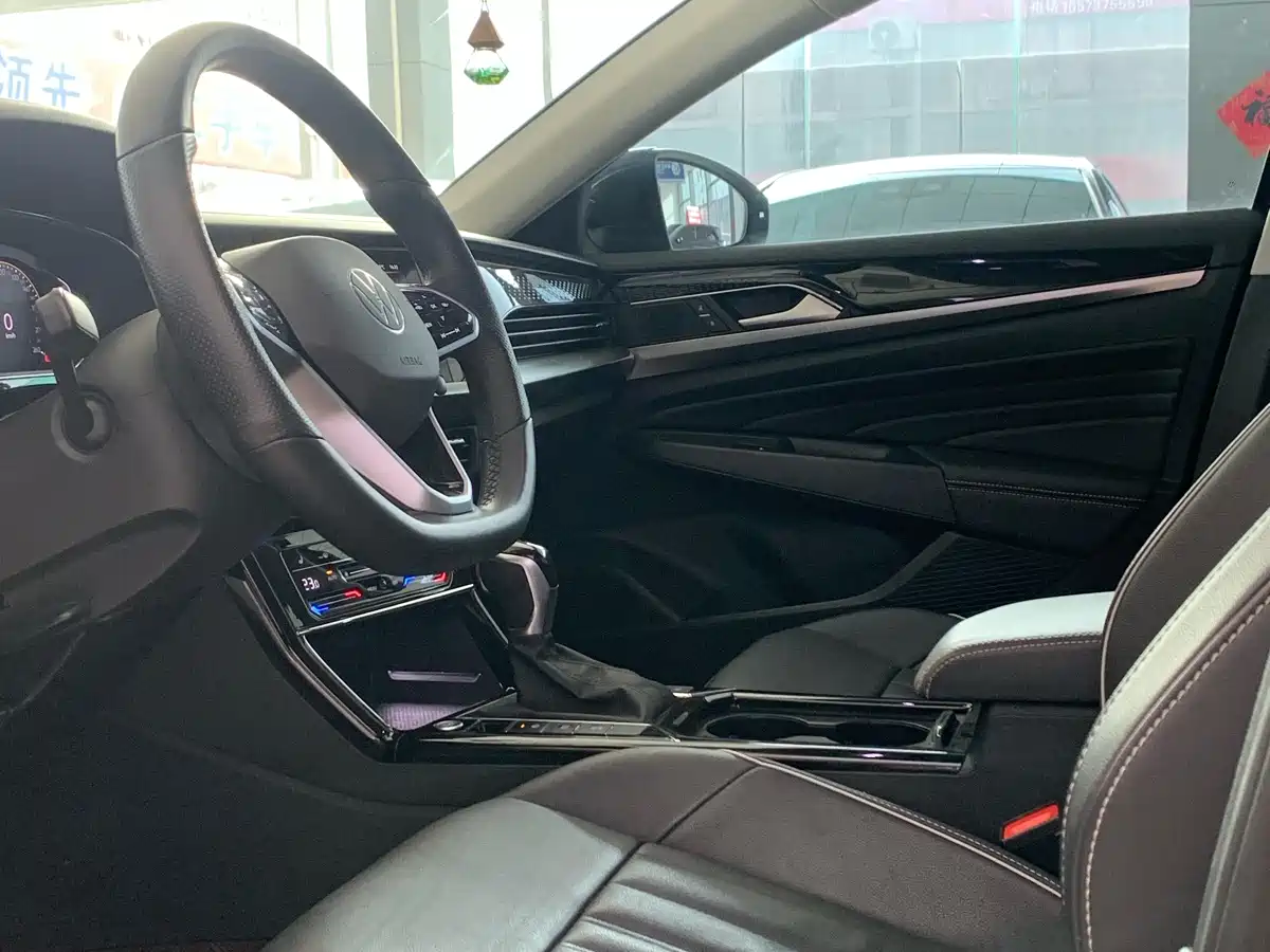 Volkswagen Passat 2023 330TSI Starlight Elite Edition фото 5
