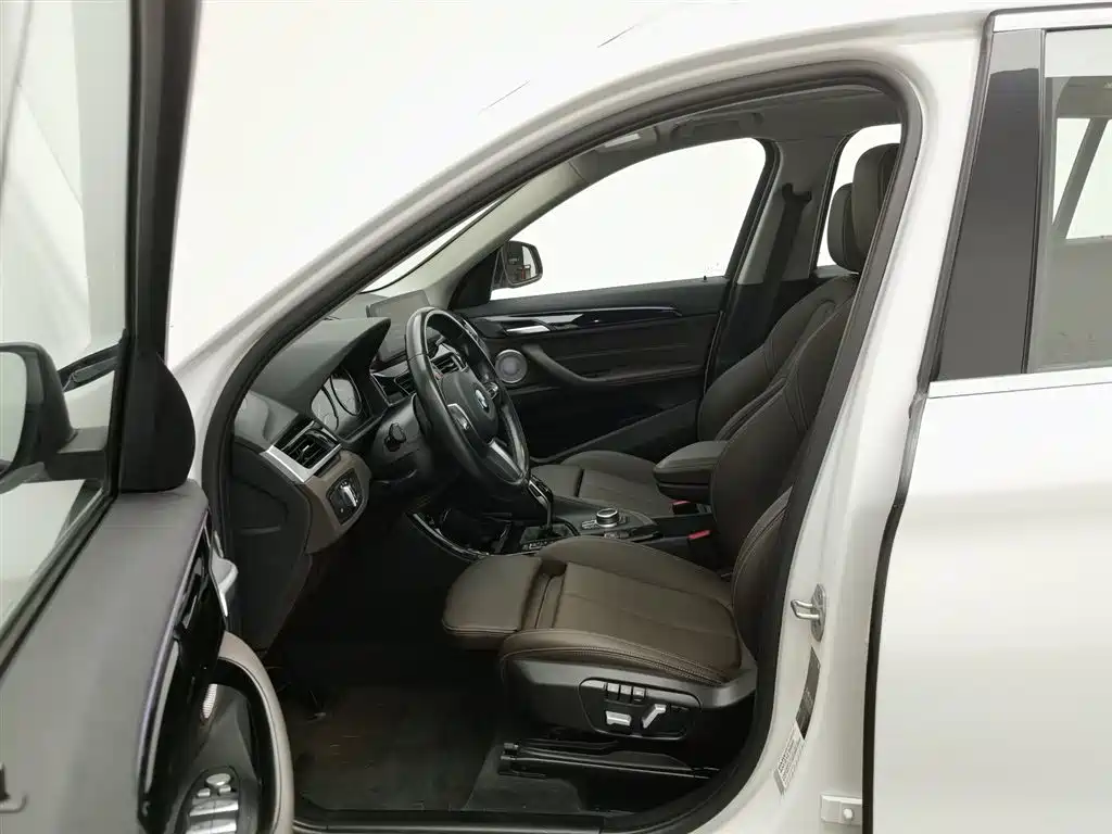 BMW X1 2021 sDrive20Li Exclusive фото 10