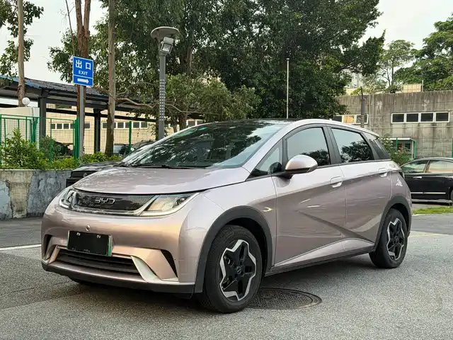 BYD Dolphin 2023