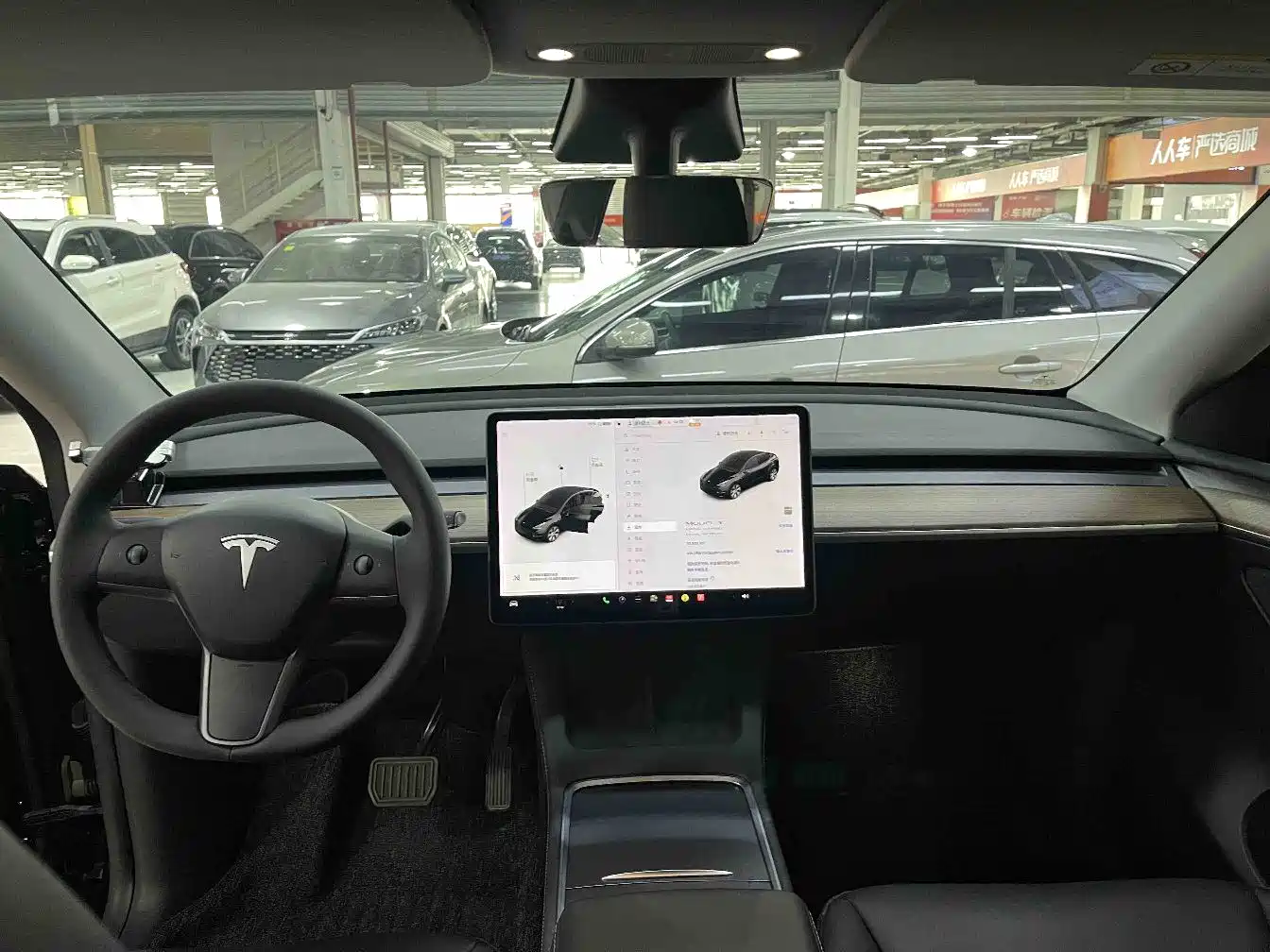 TESLA MODEL Y