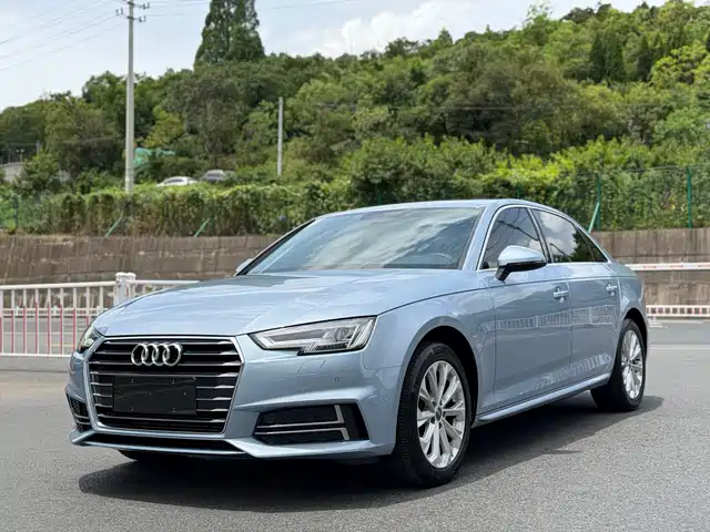 Audi A4L 2019