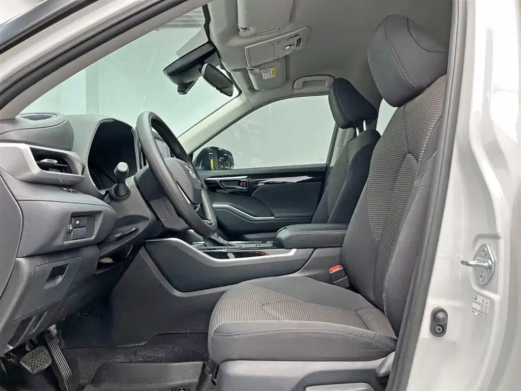 Toyota Highlander 2024 2.5L Smart Hybrid 2WD Elite 5-seater фото 15