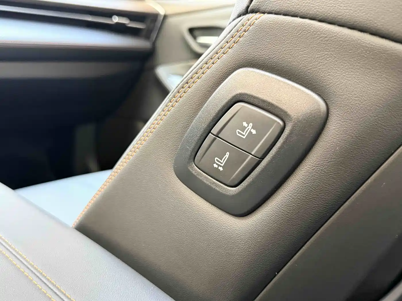 Toyota Avalon 2024 Hybrid 2.0L Luxury Edition фото 11