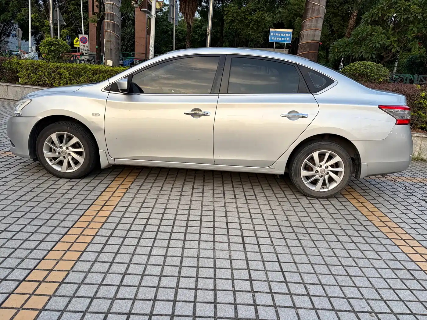 Фото 14 - Nissan Sylphy