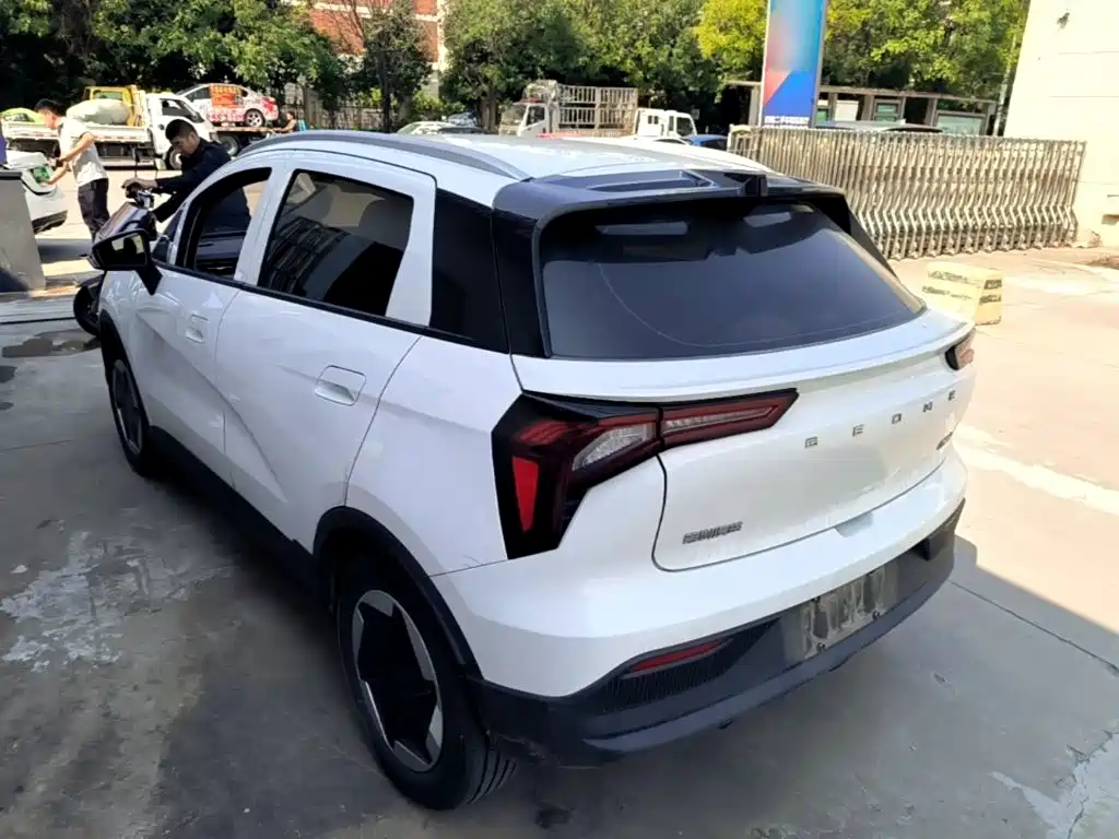 Geely Geometry E Firefly 2023 2024 Model 301km Light Flow