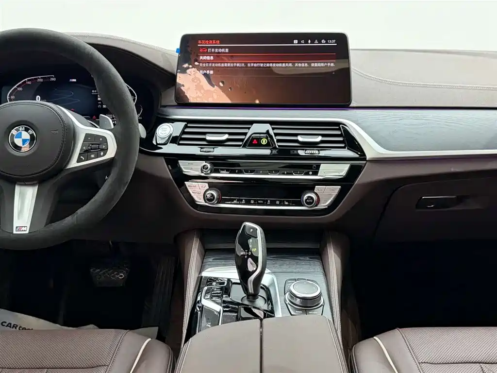 BMW 5 Series 2022 Facelift 530Li Leading M Sport Package фото 25