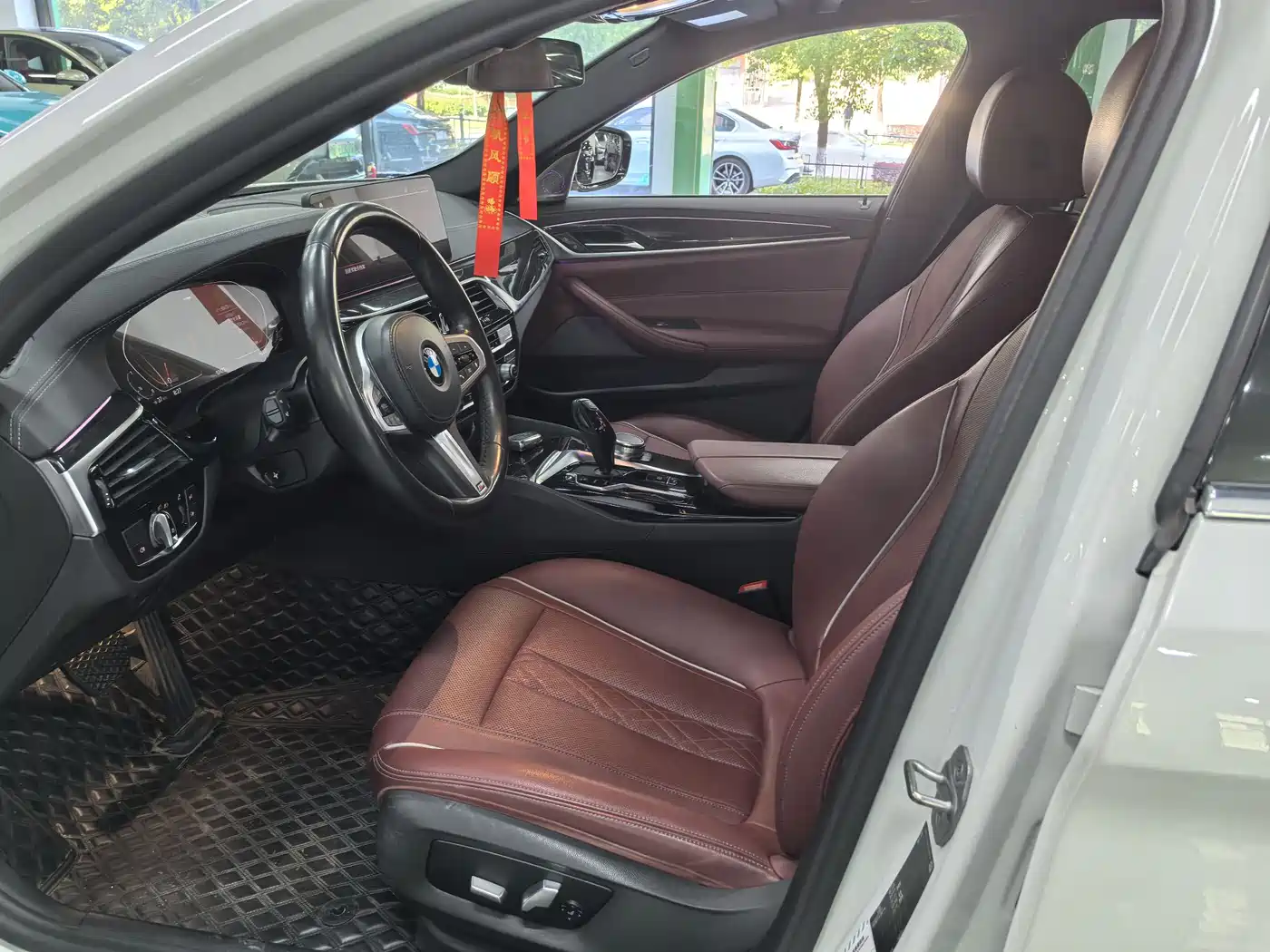 BMW 5 Series 2022 525Li M Sport Package фото 8