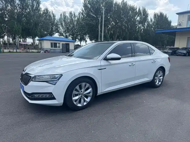Škoda Superb 2021
