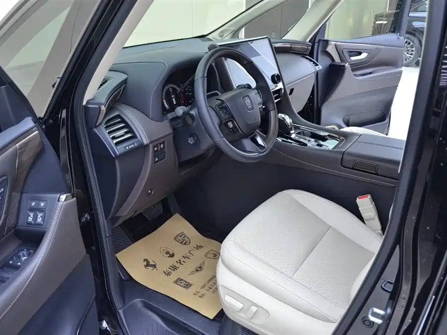 Toyota Vellfire 2025 Crown Hybrid 2.5L Ink Gold Edition фото 4