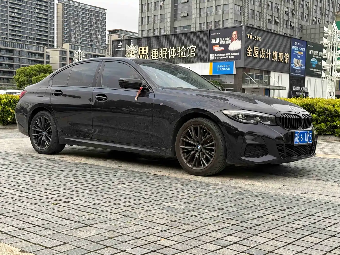 BMW 3 Series 2022 325i M Sport Shadow Edition фото 3