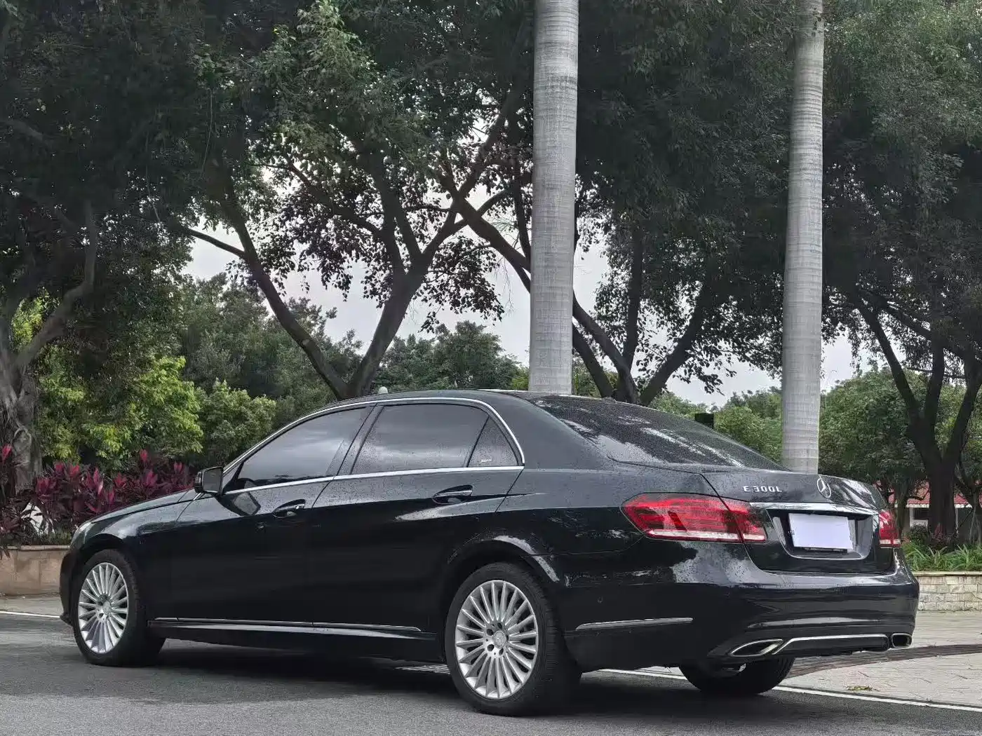 Mercedes-Benz E-Class 2014 E 300 L фото 9