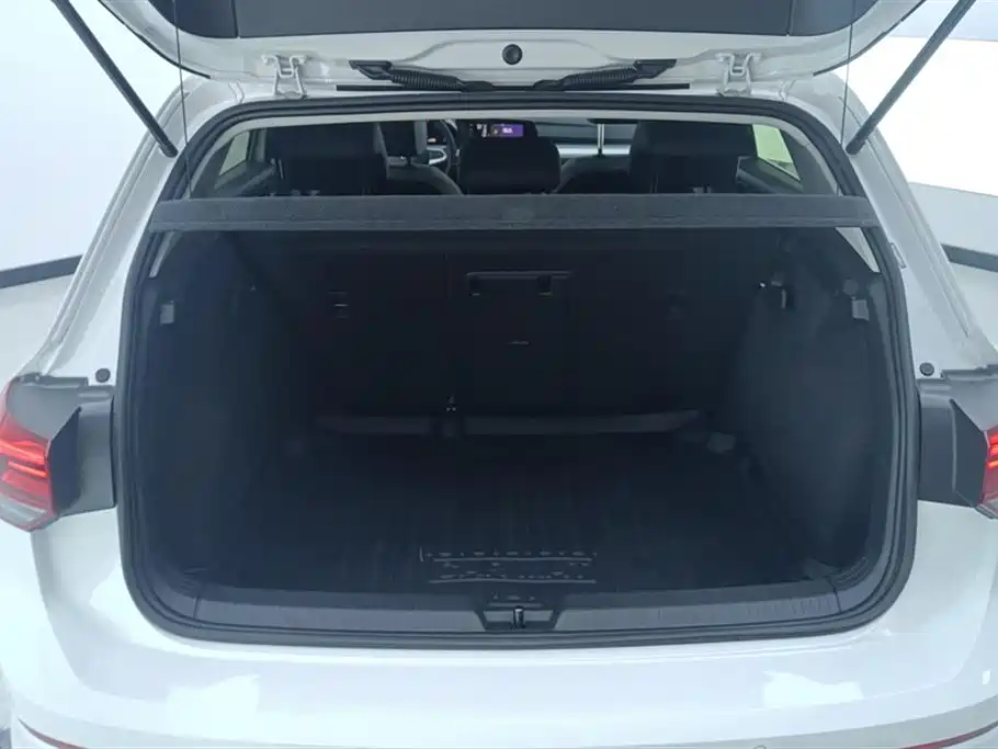 Volkswagen Golf 2023 Facelift 280TSI DSG Pro фото 4